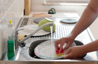Почему нельзя мыть посуду в гостях и еще 10 примет, в которые лучше поверить