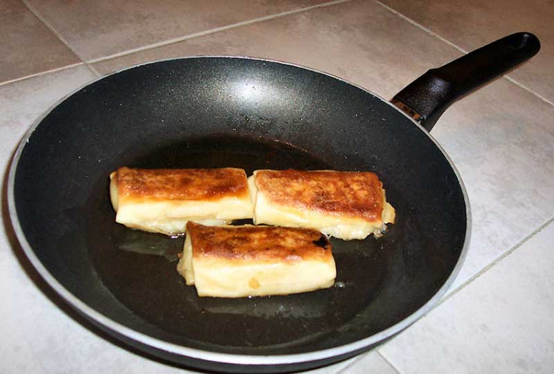 А мне говорили, что нельзя ставить горячее в холодильник, оказалось можно…